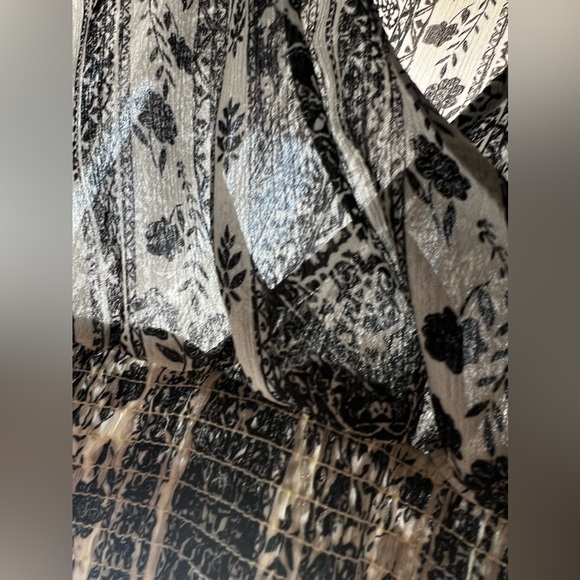 NWT cropped sheer floral top - Picture 3 of 6